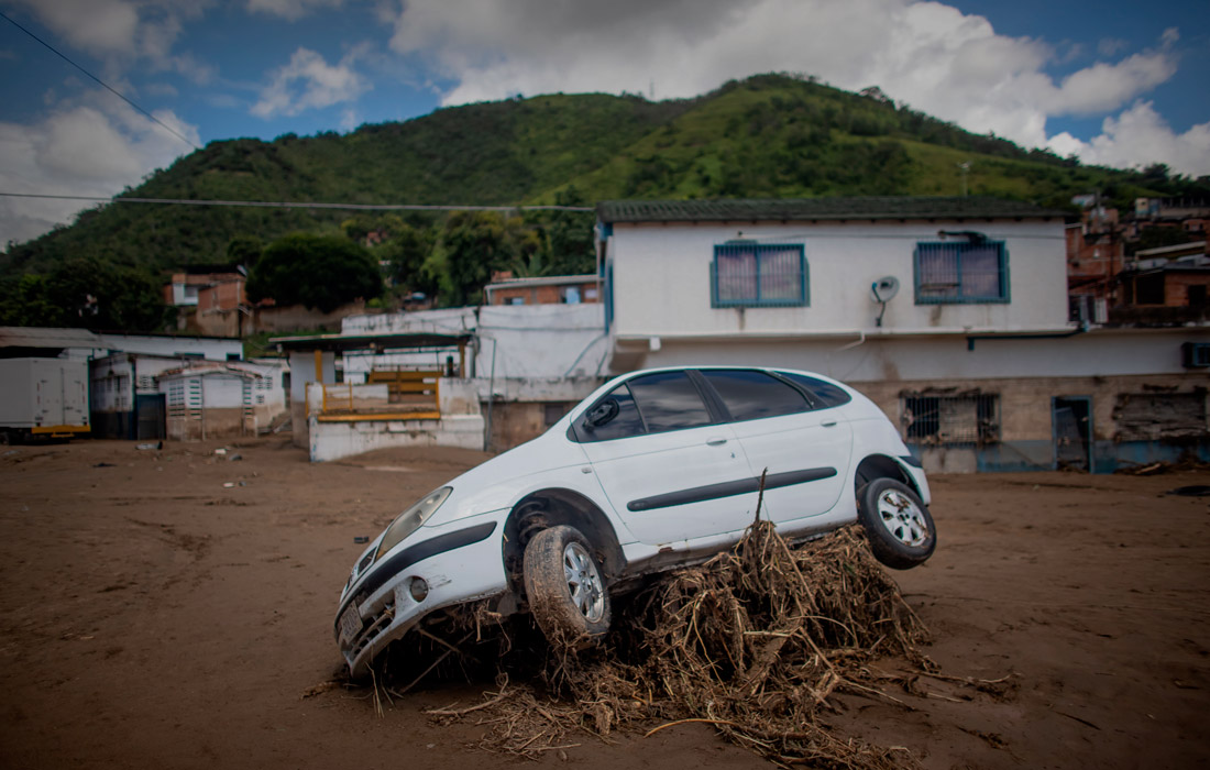 Из-за разрушенной инфраструктуры доставка помощи в пострадавшие районы затруднена