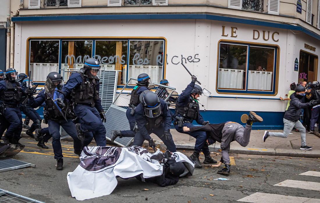 Во Франции прошли многотысячные акции протестов против политики властей