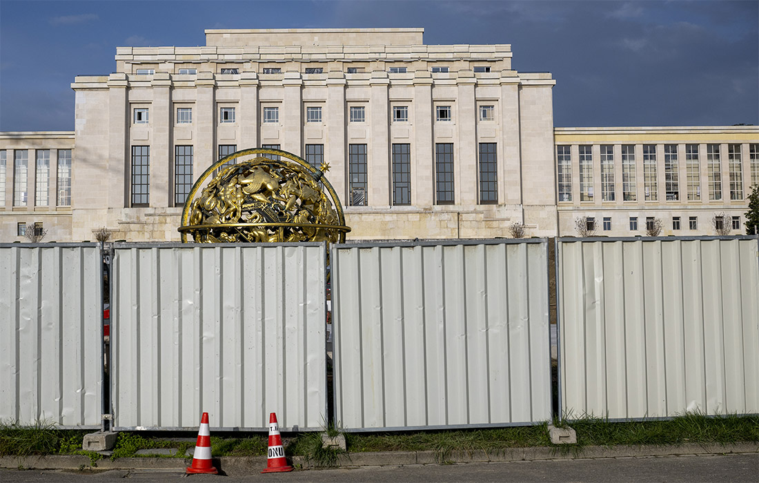 Скульптуру Пола Маншипа вернули на место после реновации в Женеве