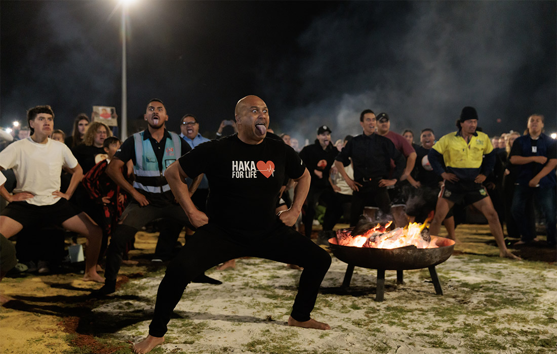 В городе Перт в Австралии провели церемонию Хака в память о погибшем недавно школьнике, избитом по дороге из школы домой