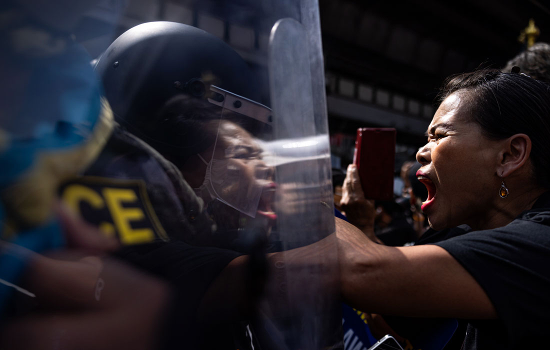 Акция протеста против саммита Азиатско-Тихоокеанского экономического сотрудничества в Бангкоке