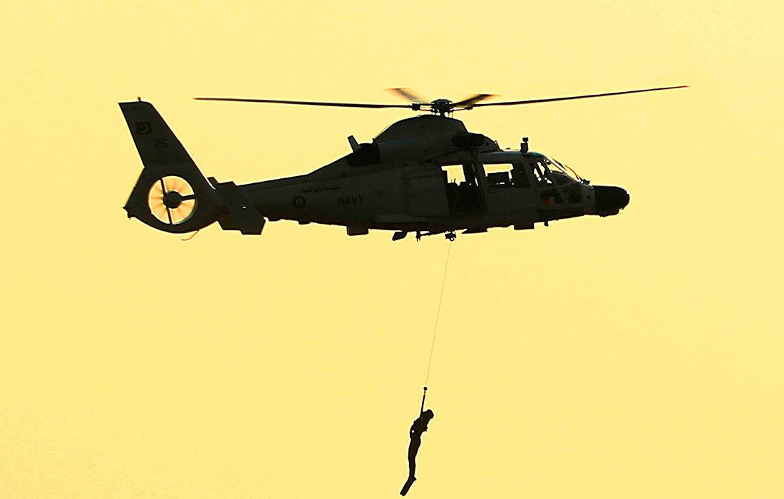 Военнослужащие ВМС Пакистана во время 11-й Международной оборонной выставки в Карачи