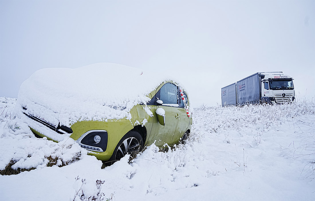 Зима принесла снегопады в западную Ютландию и спровоцировала множество аварий