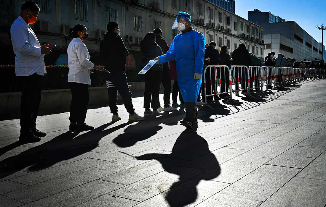 Власти Шэньчжэня ограничат посещение ресторанов и театров из-за ситуации с COVID-19