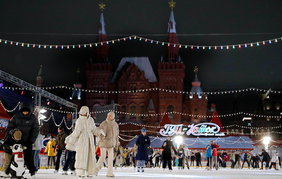 В Москве открылся ГУМ-каток на Красной площади