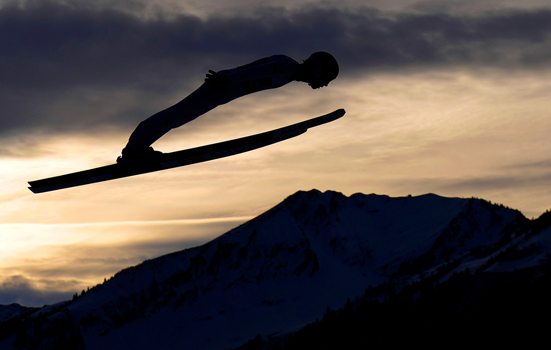 Турнир по прыжкам с трамплина в немецком Оберстдорфе