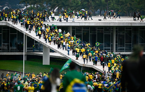 Беспорядки в Бразилии