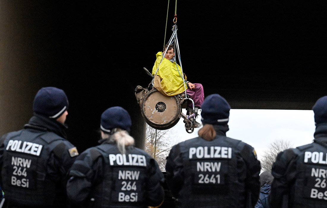 Климатические активисты организовали акцию протеста в районе немецкой деревни Лютцерат
