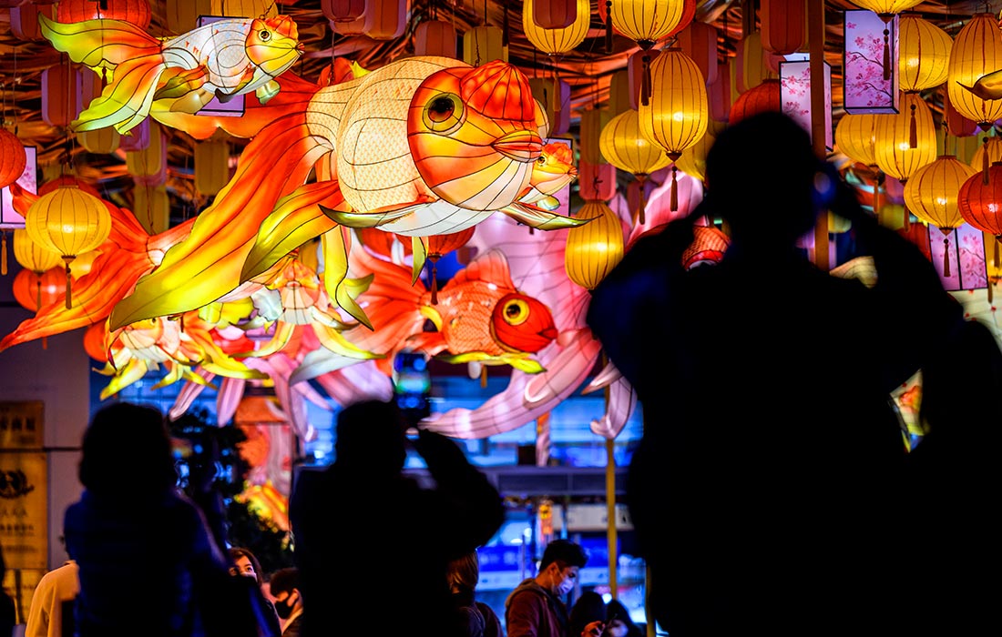 Шоу фонарей в китайском Гуанчжоу