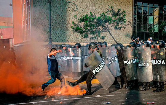 Протесты в Перу