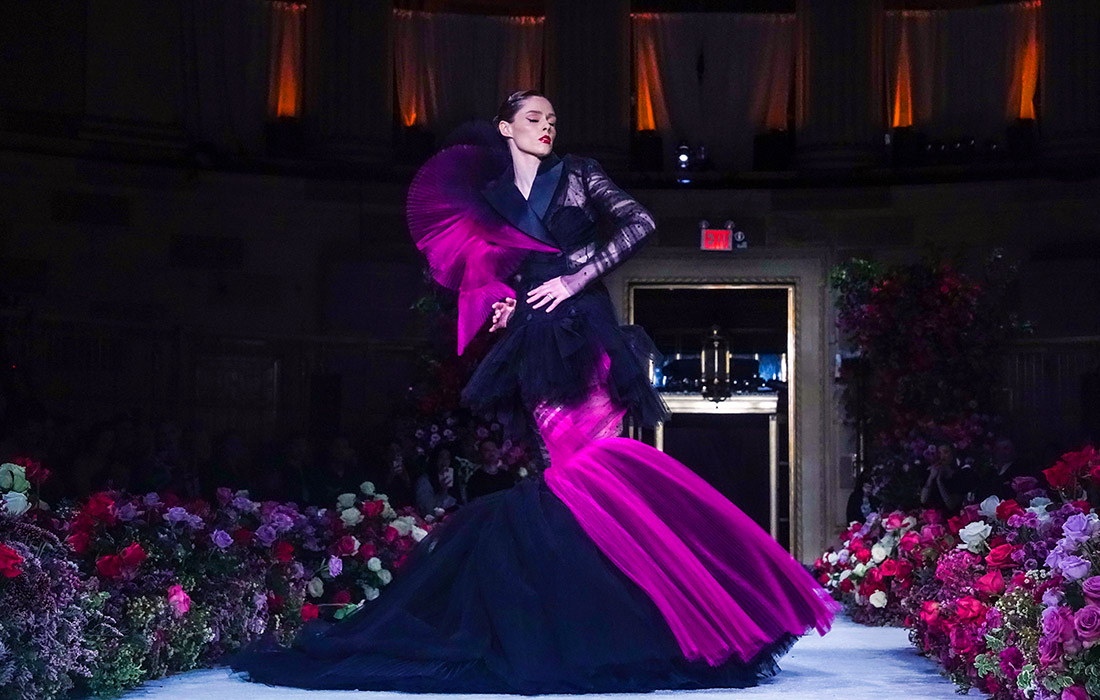Презентация коллекции Christian Siriano на Неделе моды в Нью-Йорке