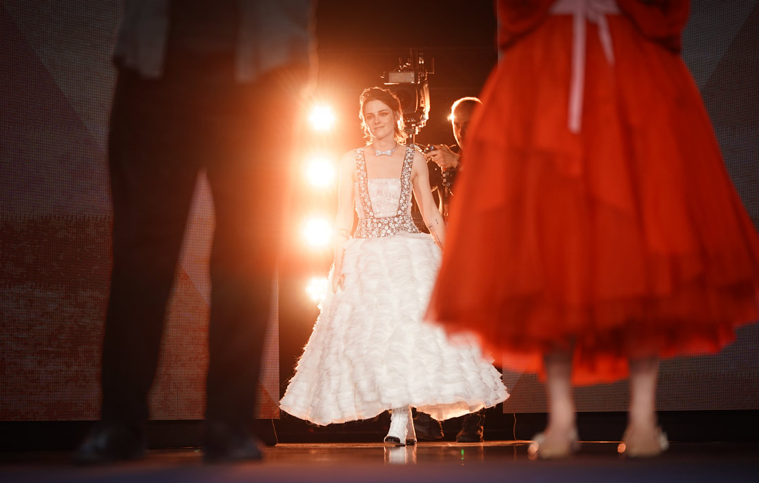 Актриса Кристен Стюарт на церемонии открытия 73-го Берлинского международного кинофестиваля
