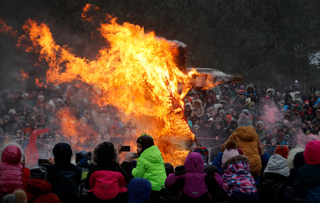 В Ленинградской области в воскресенье, 26 февраля, провожали Масленицу