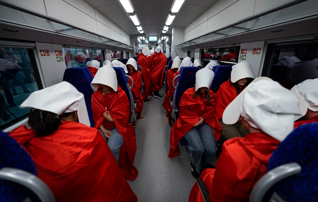 Антиправительственная акция женщин на вокзале в Иерусалиме