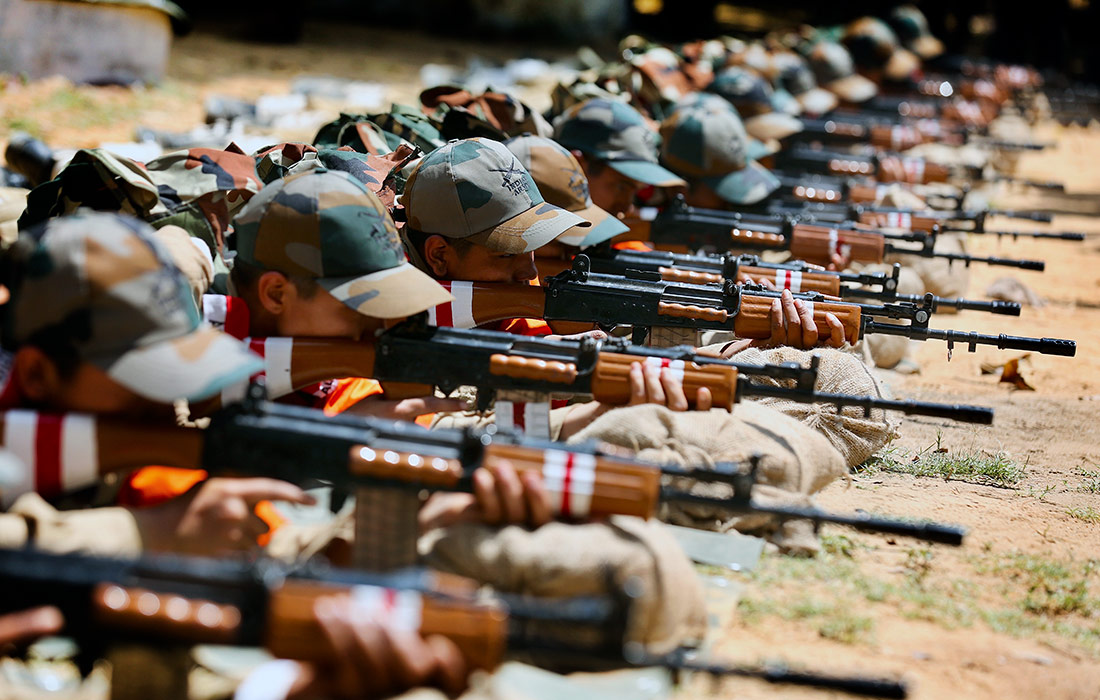 Открытая тренировка женщин-военнослужащих отряда Agniveer в военном училище "Раштрия" в Бангалоре