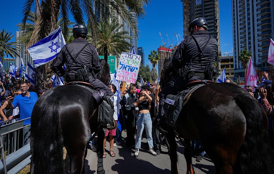 Акции оппозиции против судебной реформы продолжаются в Тель-Авиве