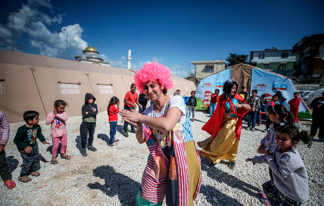 Психологическая поддержка детей в пострадавшем от землетрясения Хатае