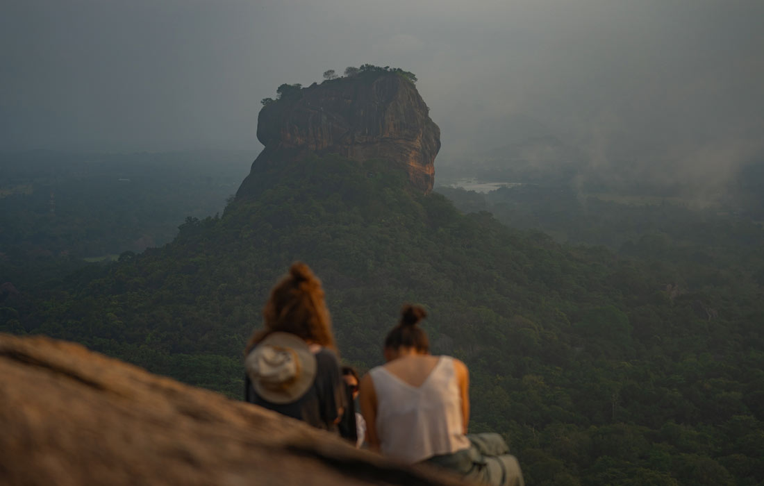Скала Сигирия в центре острова Шри-Ланка
