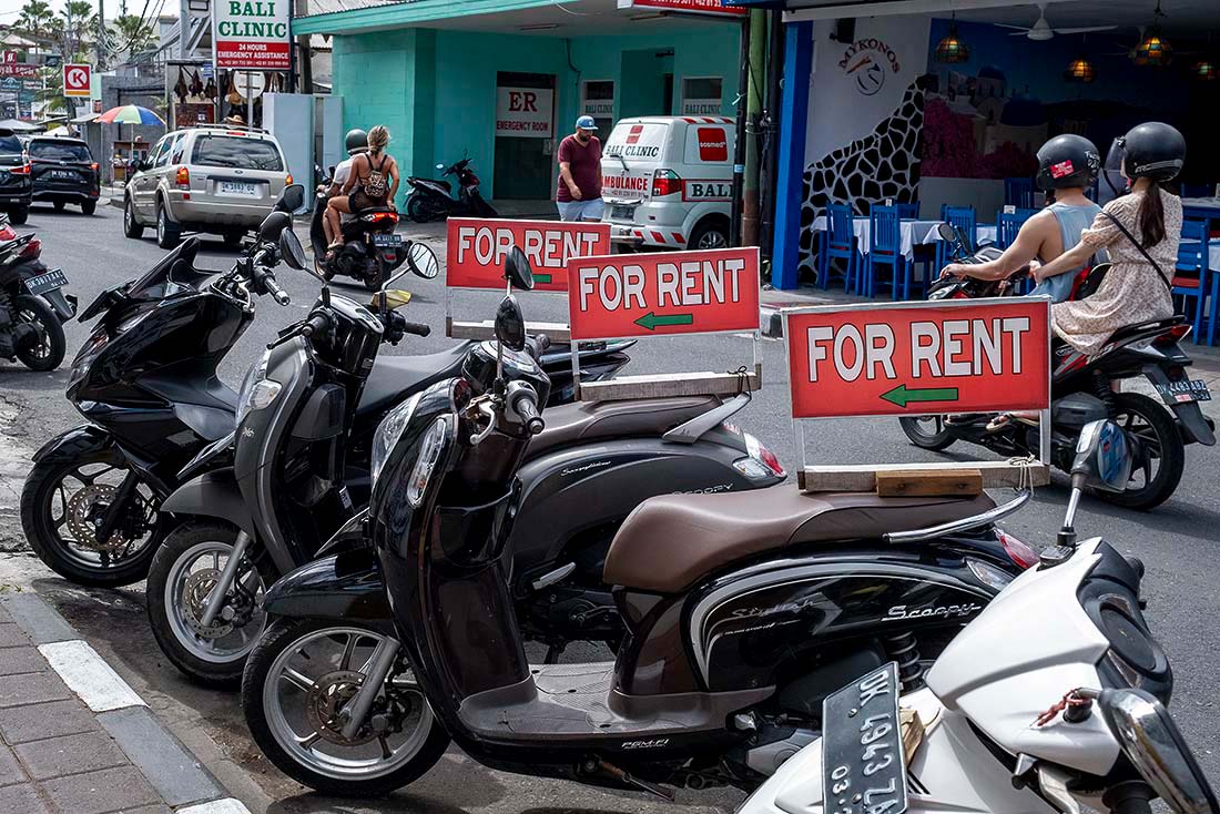 Власти Бали из-за большого количества аварий решили запретить туристам аренду двухколесного транспорта