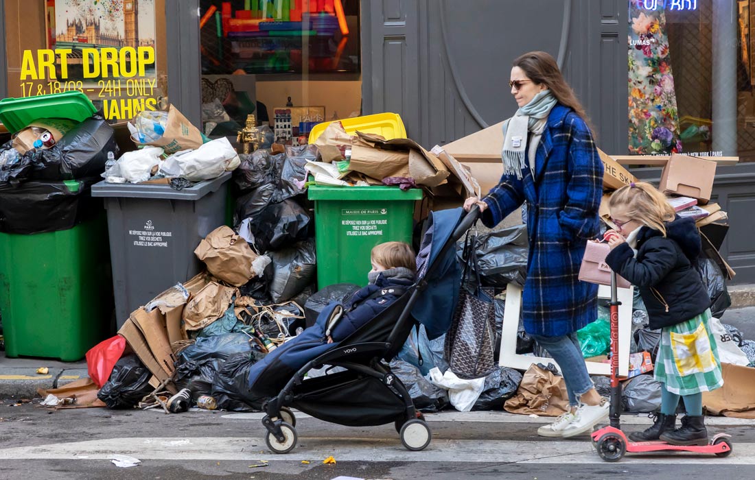 Закрыты три предприятия, на которых сжигается парижский мусор: на двух проходит забастовка, на третьем идут ремонтные работы