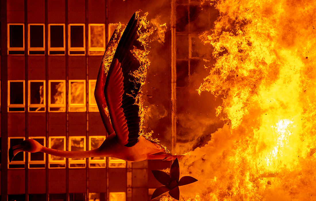 Фестиваль огня "Лас Фальяс" в Валенсии