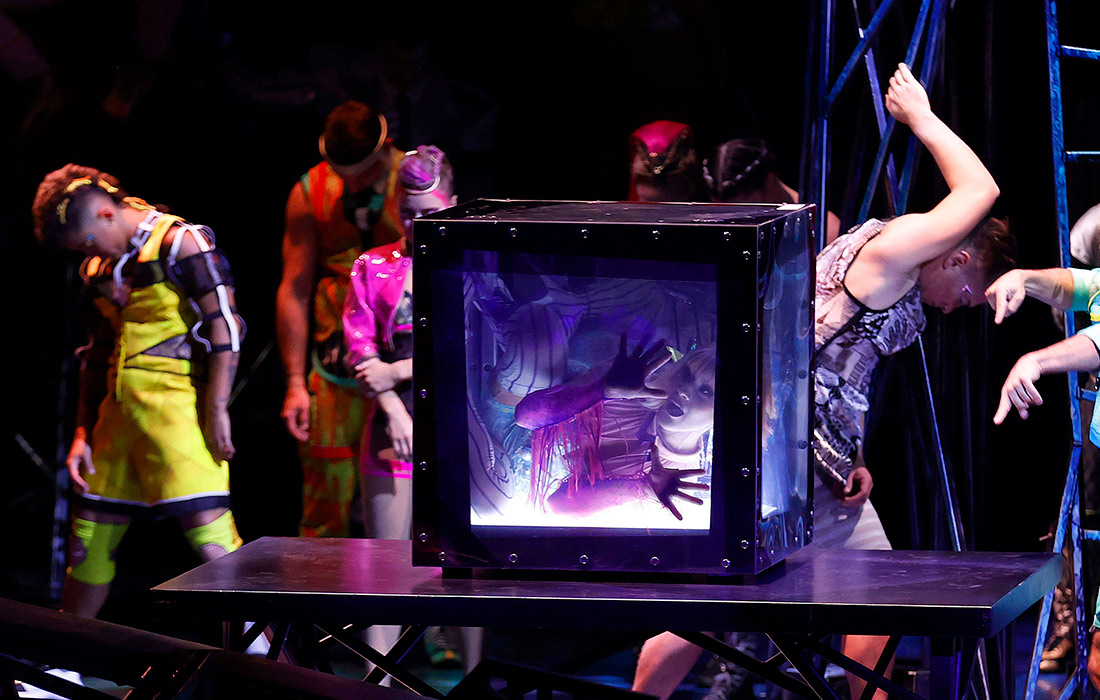 Артисты шоу Cirque du Soleil в Боготе, Колумбия