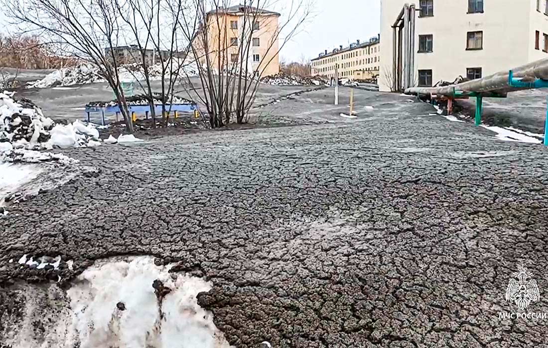 Последствия извержения вулкана Шивелуч продолжают устранять в поселке Ключи Усть-Камчатского района.