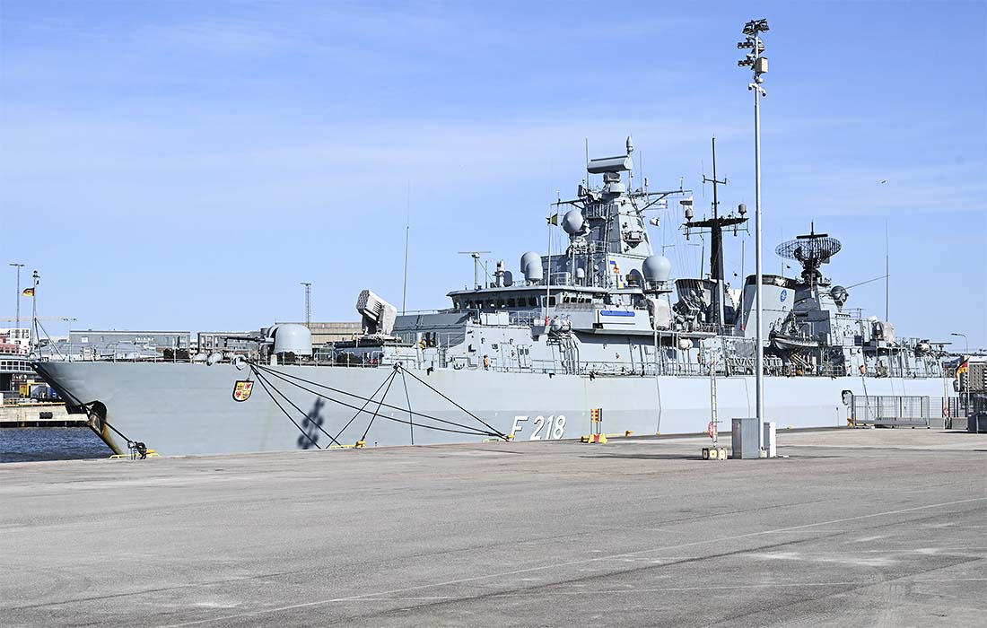 Немецкий фрегат "Мекленбург-Передняя Померания", входящий в состав флота НАТО, зашел в порт Хельсинки