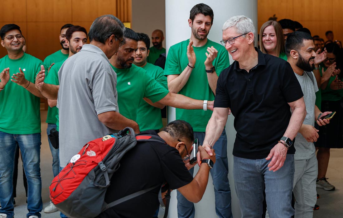 Генеральный директор Applе Тим Кук на церемонии открытия второго в Индии флагманского магазина Apple в Нью-Дели