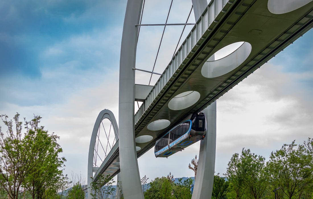 Беспилотный подвесной поезд Sky Train в Ухане