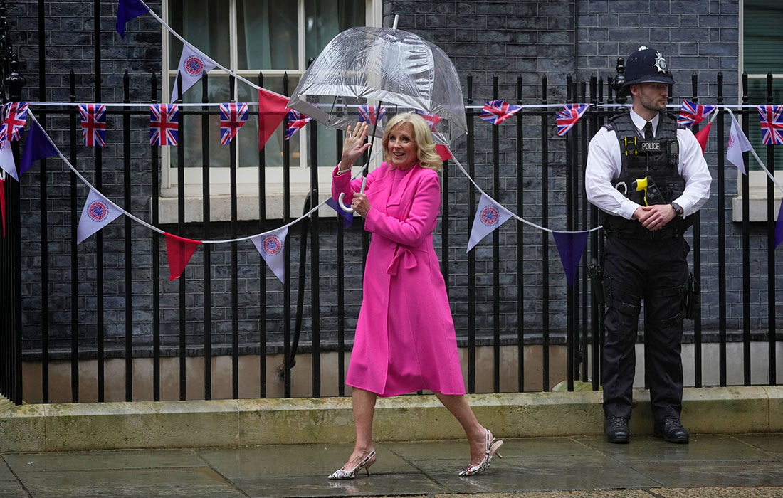 Первая леди США Джилл Байден прибыла в Великобританию на коронацию Карла III