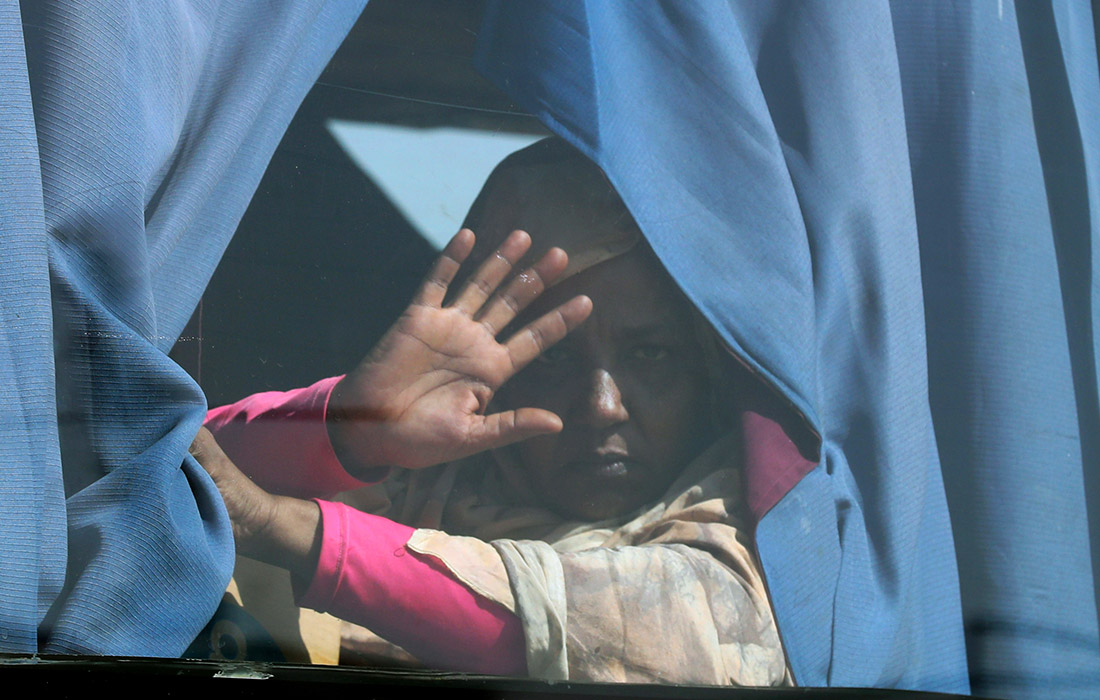 Люди, спасающиеся от конфликта в Судане, прибыли на юг Египта