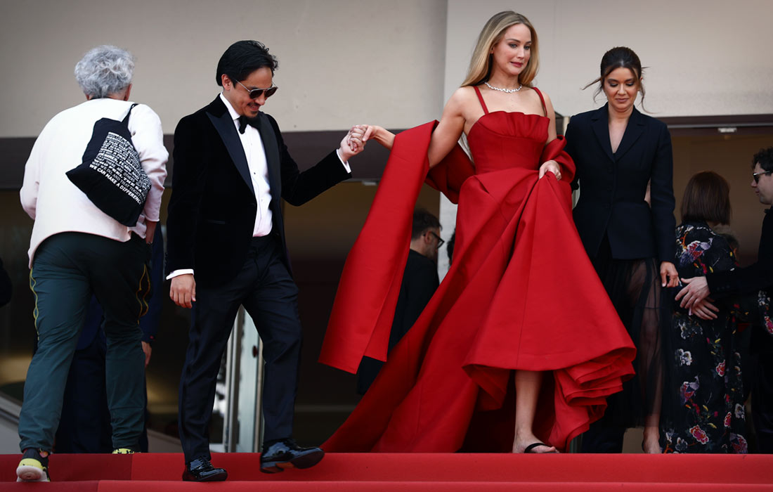 Дженнифер Лоуренс посетила показ фильма "Анатомия падения"