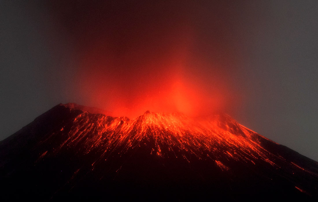 Действующий вулкан расположен в 50 км от Мехико