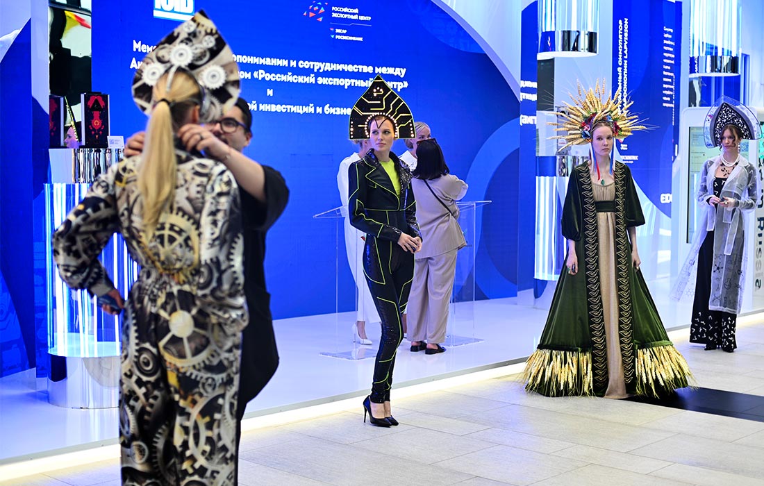 Первый день работы ПМЭФ-2023