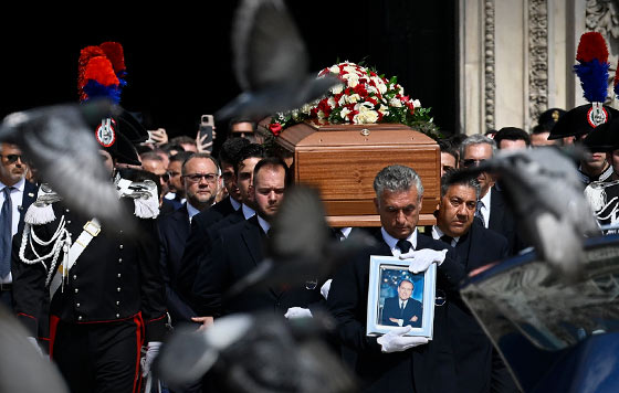 Церемония прощания с Сильвио Берлускони