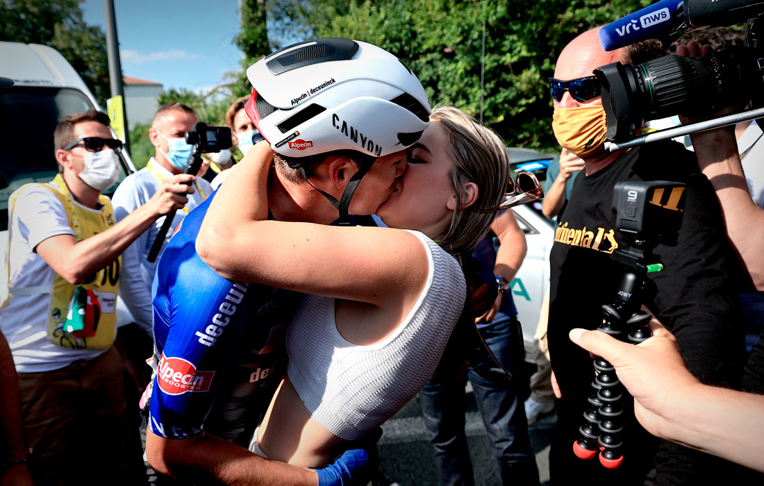 Бельгиец Йеспер Филипсен стал победителем третьего этапа многодневной шоссейной велогонки "Тур де Франс"