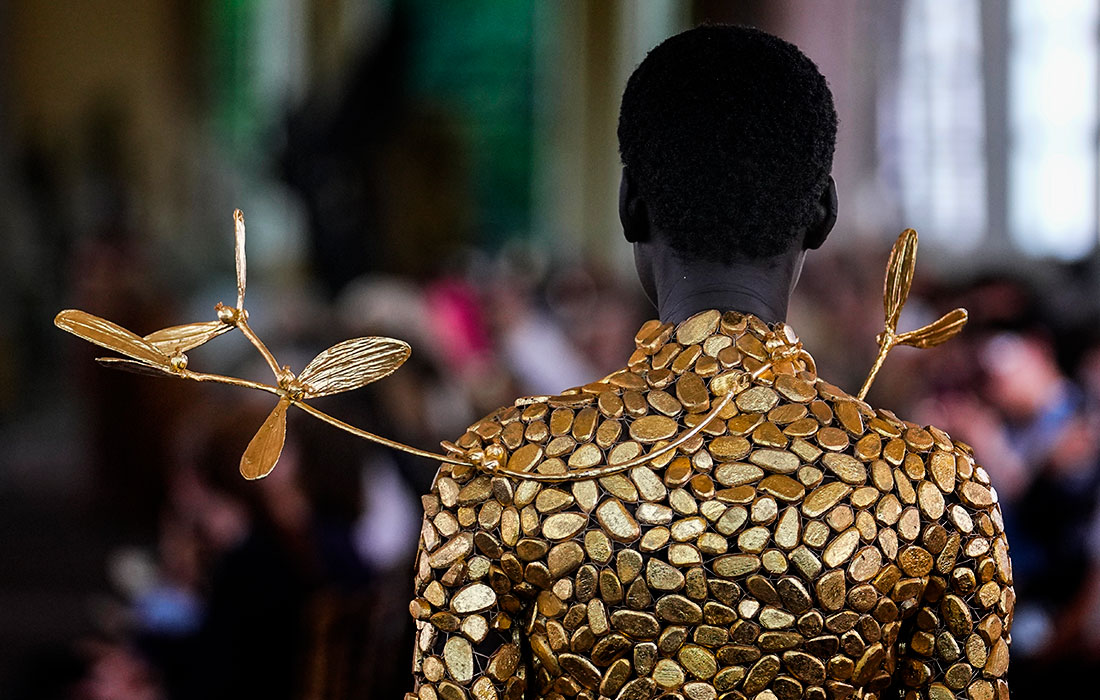 Презентация новой кутюрной коллекции весна-лето 2023 Schiaparelli