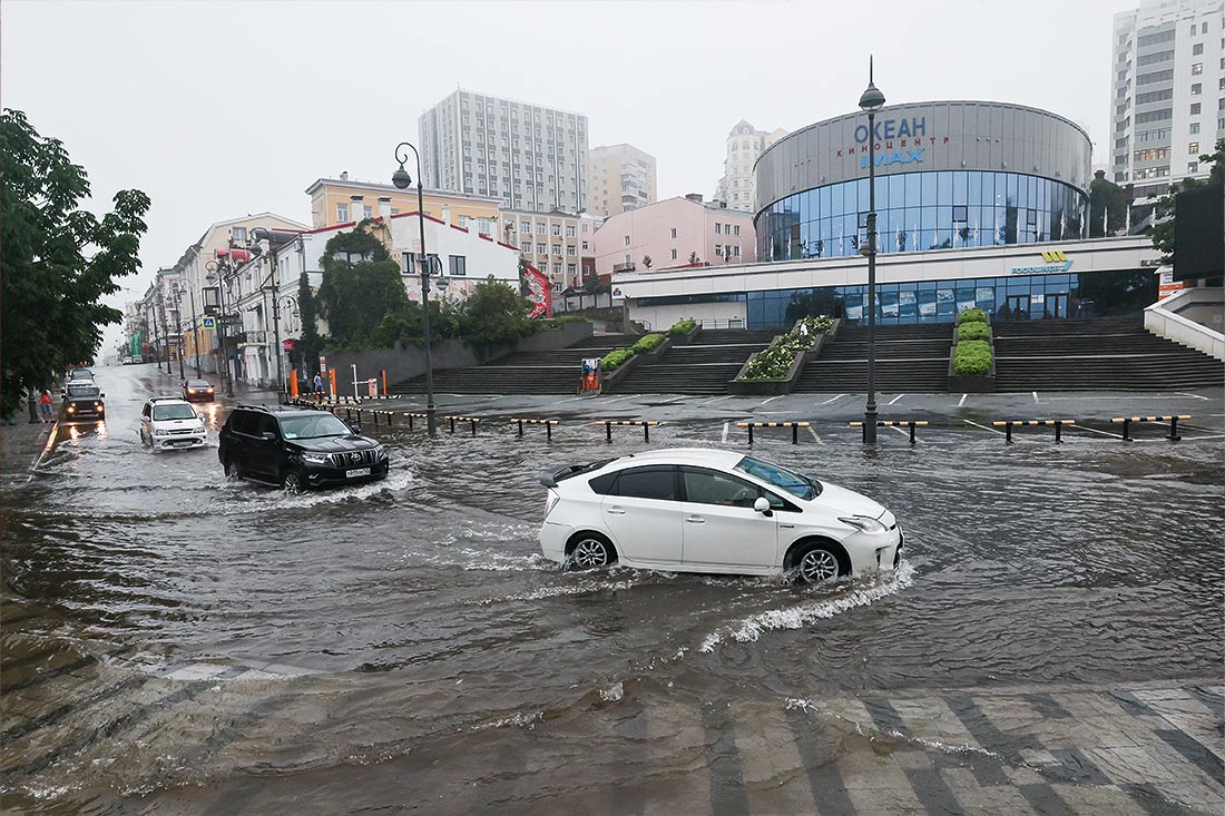 Уровень воды в результате обильных дождей поднялся так же и во Владивостоке