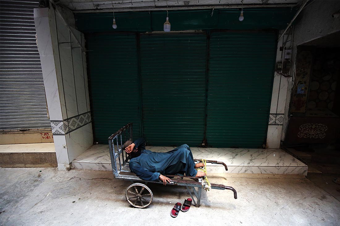 Пешаварские торговцы не открыли сегодня свои магазины в знак протеста против инфляции в стране