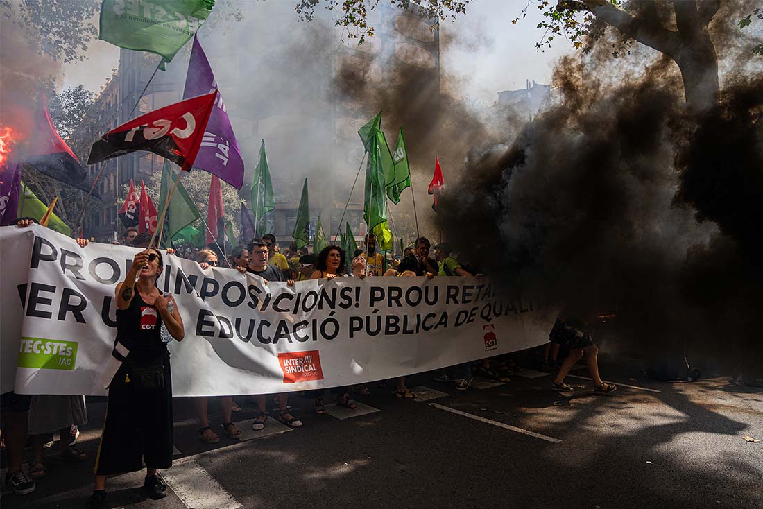 Работники сферы образования бастуют в Каталонии. Помимо пересмотра оплаты и условий труда, они требуют также изменений в расписании.