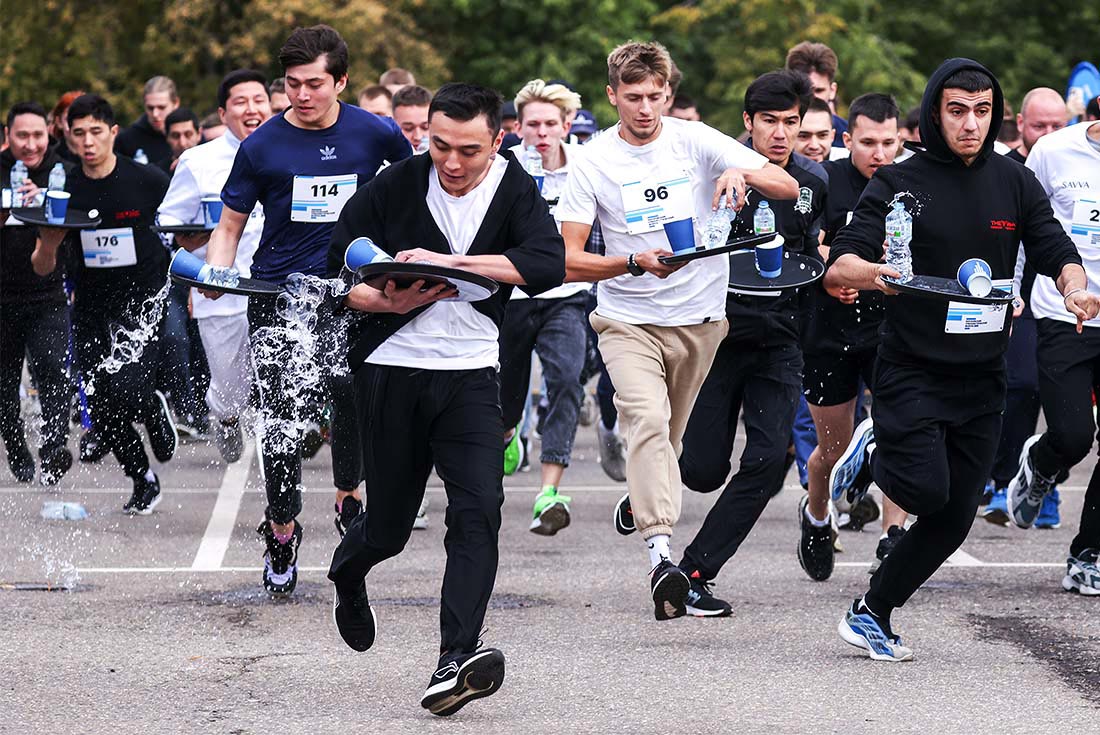 Забег официантов прошел в Москве