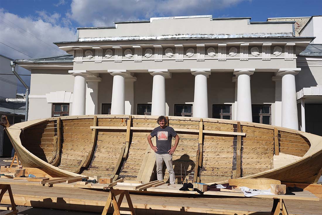 Поморский карбас, строящийся без использования гвоздей, решили собрать во дворе Музея Москвы