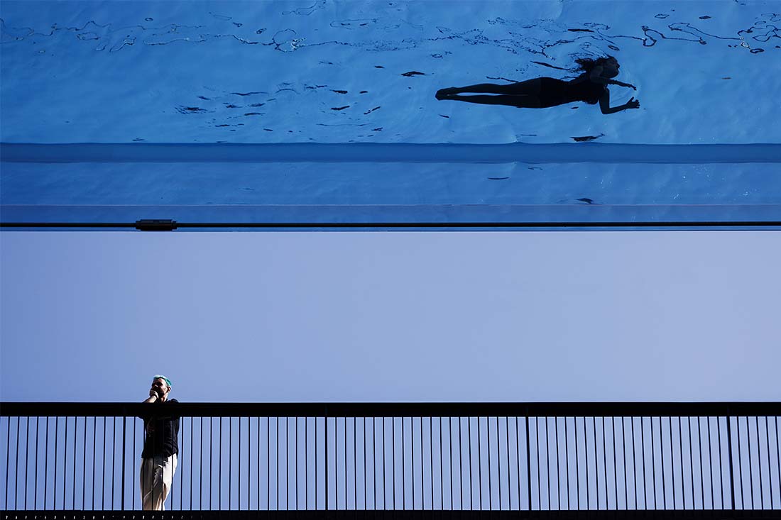 Бассейн со стеклянным дном в Великобритании