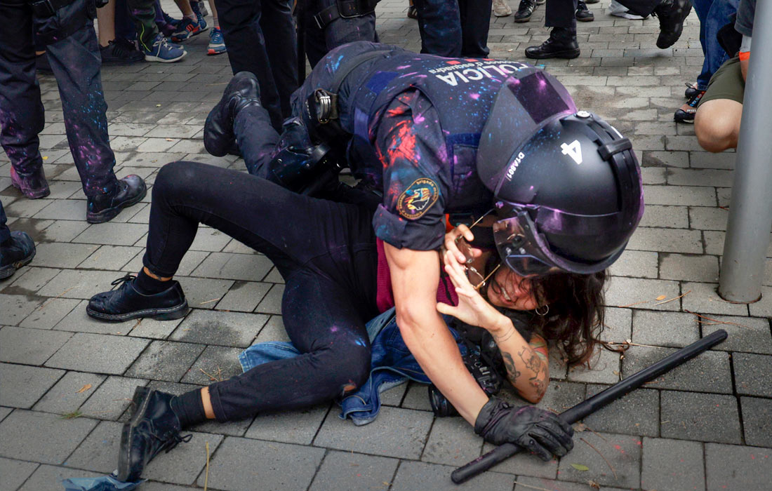 Протест против ярмарки недвижимости в Барселоне