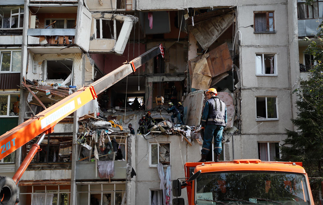 При взрыве газа в жилом доме в Балашихе погибли три жителя дома, еще два спасателя скончались при повторном обрушении перекрытий