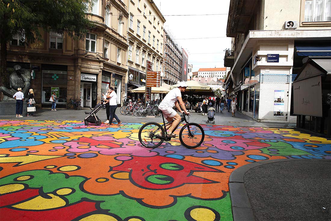 День без автомобиля был объявлен сегодня в Европе - центры городов были закрыты для автотранспорта. На фото - улицы Загреба.