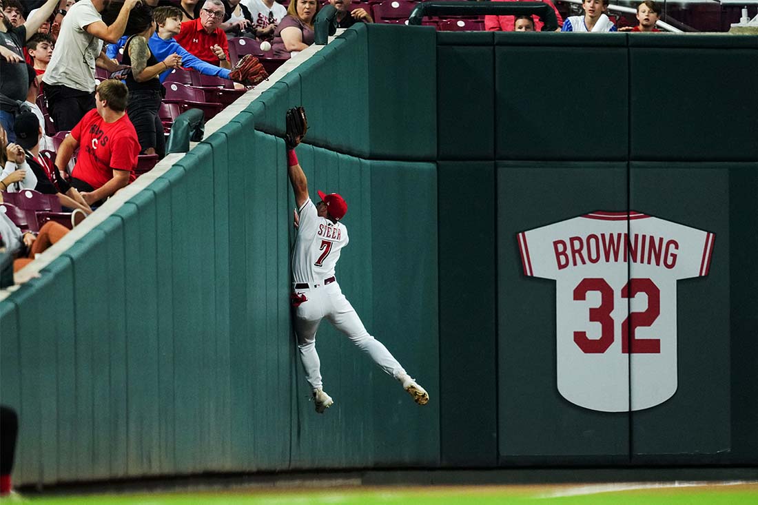 Бейсбольный матч "Миннесота Твинс" против "Цинциннати Редс" в Огайо