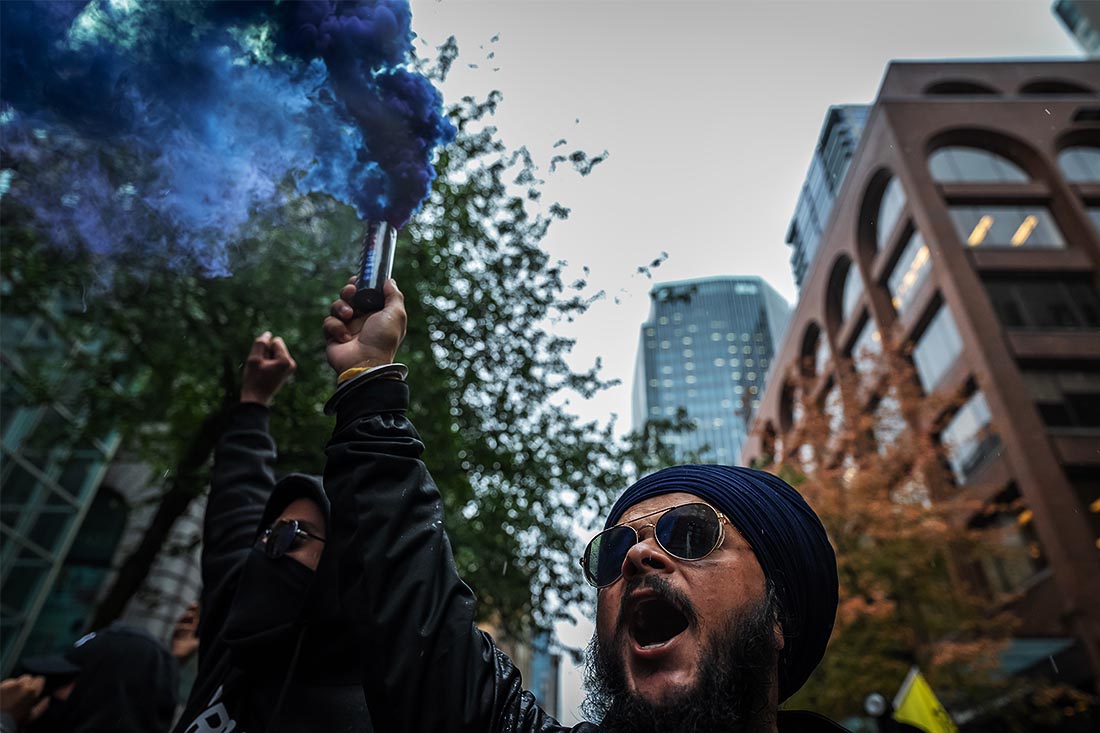 Канадские сикхи пришли к посольству Индии, требуя правосудия в связи с недавним убийством их лидера