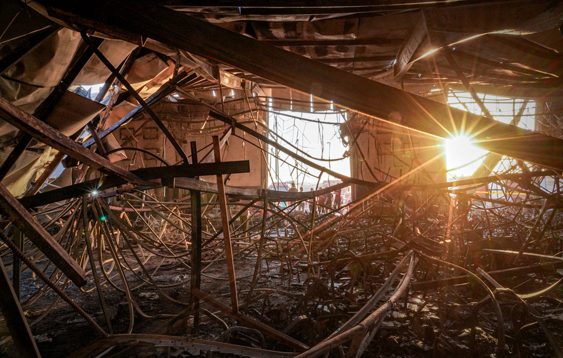 Более 100 человек погибли во время пожара, который произошел в ночь на 27 сентября в пригороде Мосула в иракской провинции Найнава